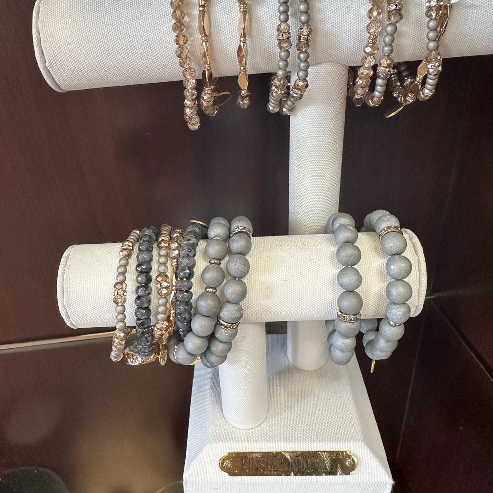 Beautiful Hypoallergenic bracelet, these are 5 pieces of jewelry set each